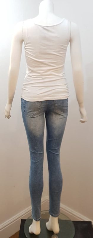 Vero Moda – Seven Shape Up Jeans – Distressed Denim – Leg 30″