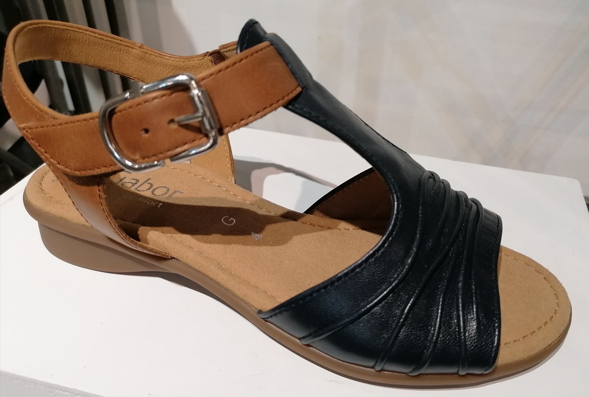 Gabor – Glove Vacchetta Sandal – Midnight/Camel – Elspeth Mills Clothing