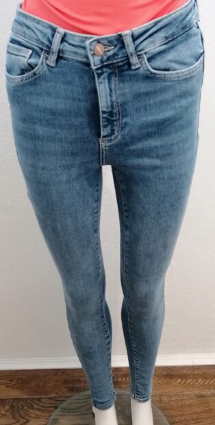 Vero Moda – Sophia High Waist Skinny Jeans – 32″Leg – Denim Blue