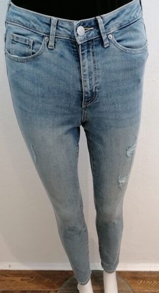 Vero Moda – Sophia High Waist Distressed Skinny Jeans 32″Leg – Light Blue