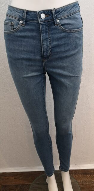 VM – SOPHIA – SKINNY JEAN – LIGHT DENIM BLUE – LEG 32