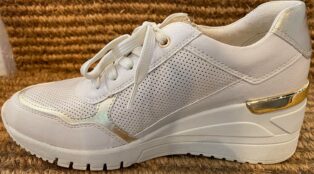 MARCO TOZZI – WEDGE TRAINER – CREAM AND GOLD