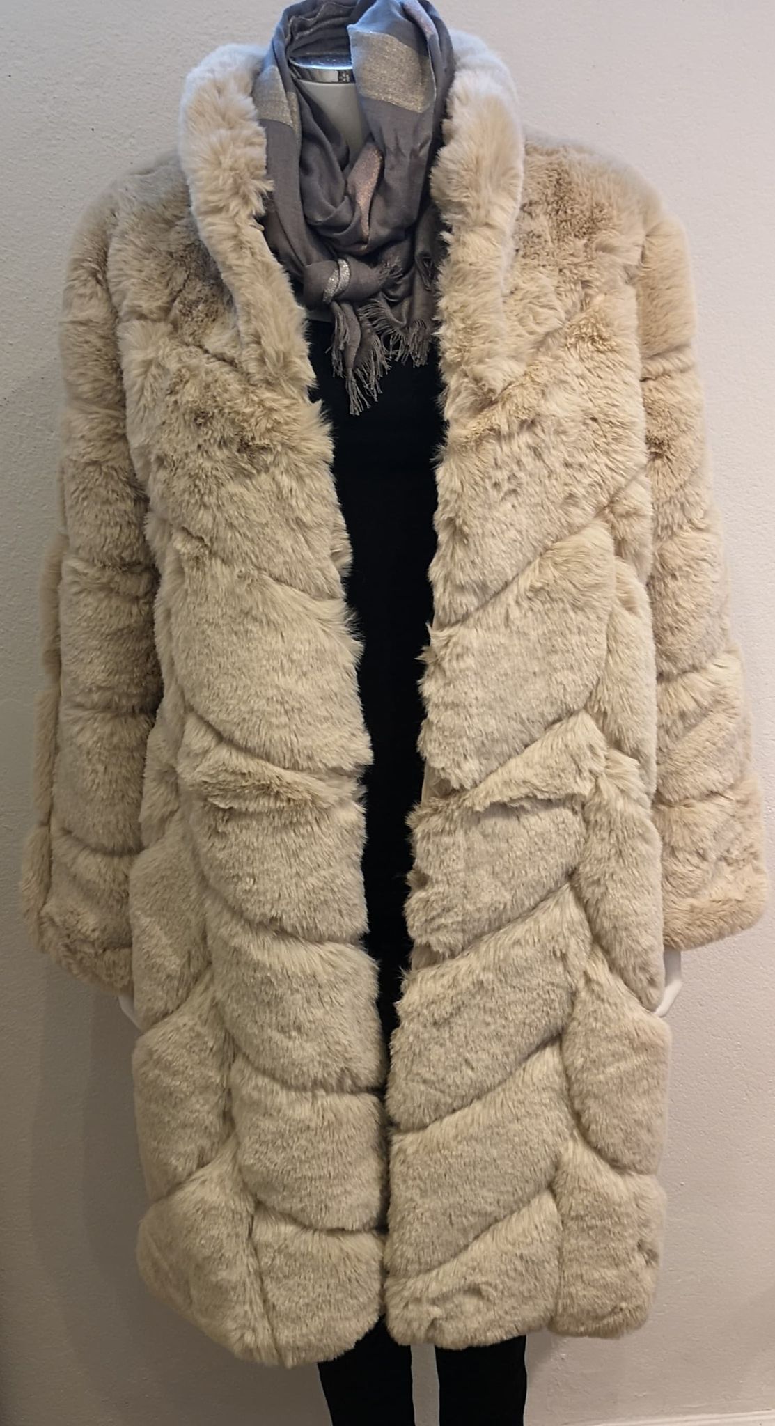 Reevo – Aria Faux Fur Coat – Elspeth Mills Clothing