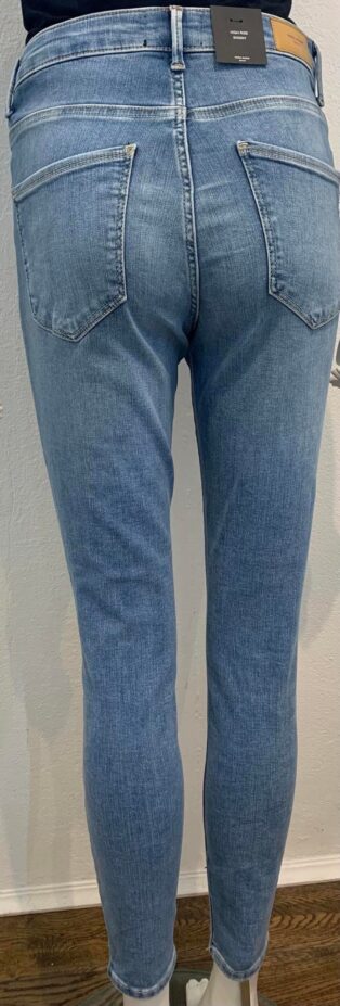 Vero Moda – Sophia – High Rise Skinny Jean – Light Blue Denim – Leg 30″