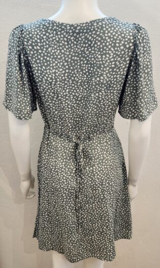 Vero Moda – Alba Short Dress – Laurel Wreath and Joey Dot