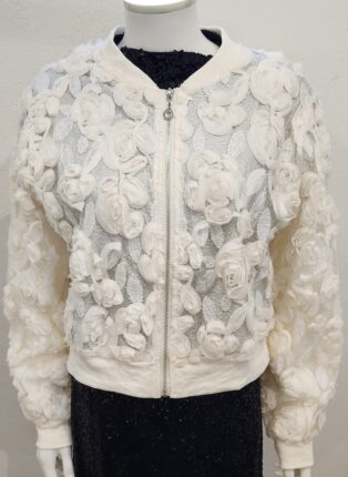 Diverse – Vada – Rose Embellished Jacket – Cream