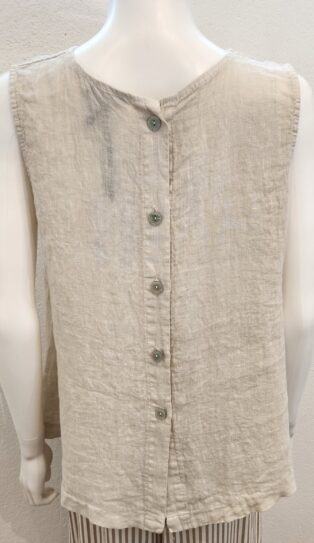 Diverse – Agatha Button Back Top – Sand