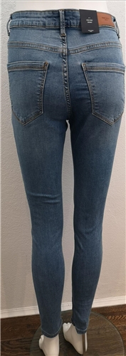 VM – SOPHIA – SKINNY JEAN – LIGHT DENIM BLUE – LEG 30